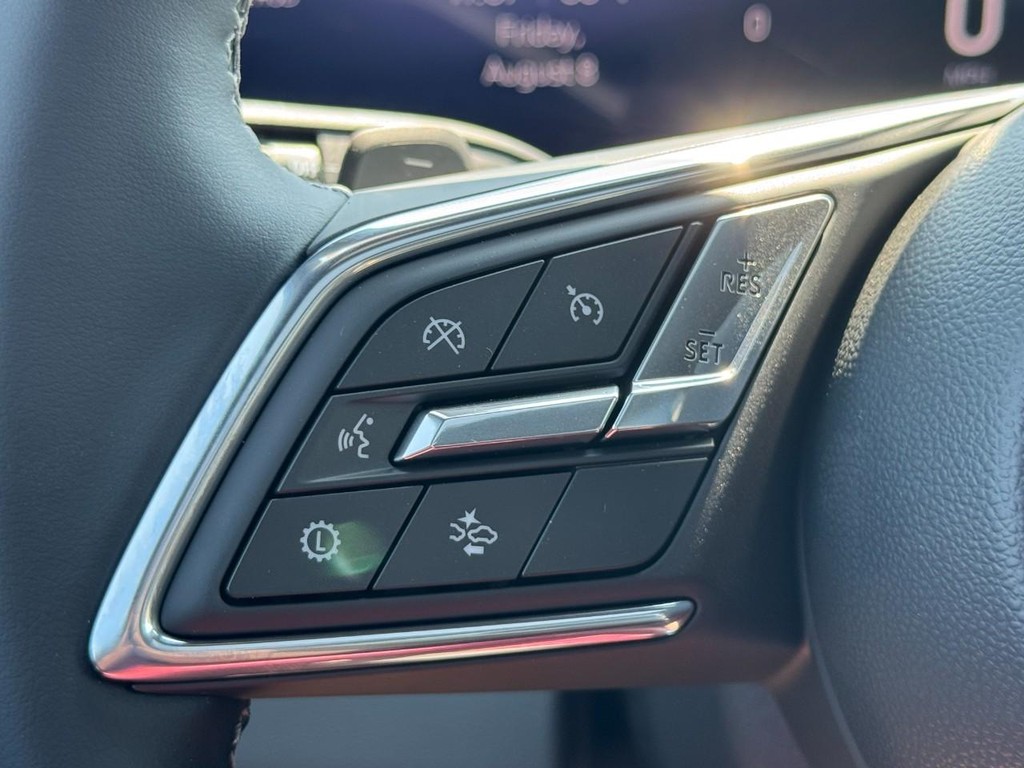 Buick Enclave Vehicle Image 12