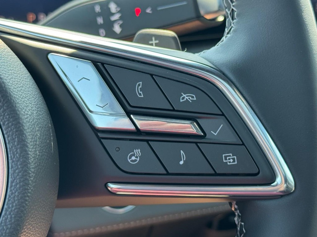 Buick Enclave Vehicle Image 13