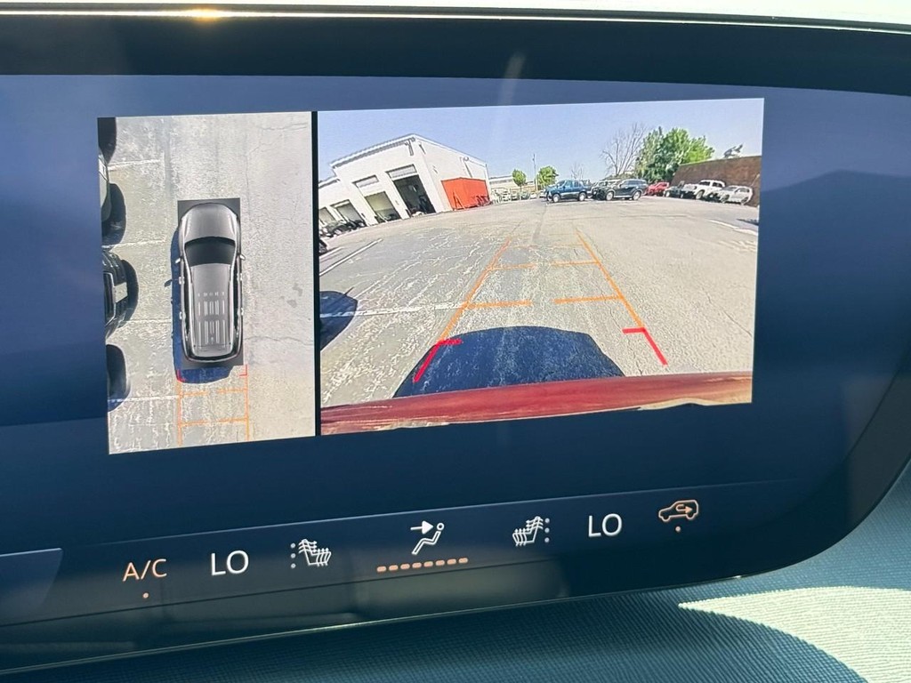 Buick Enclave Vehicle Image 16