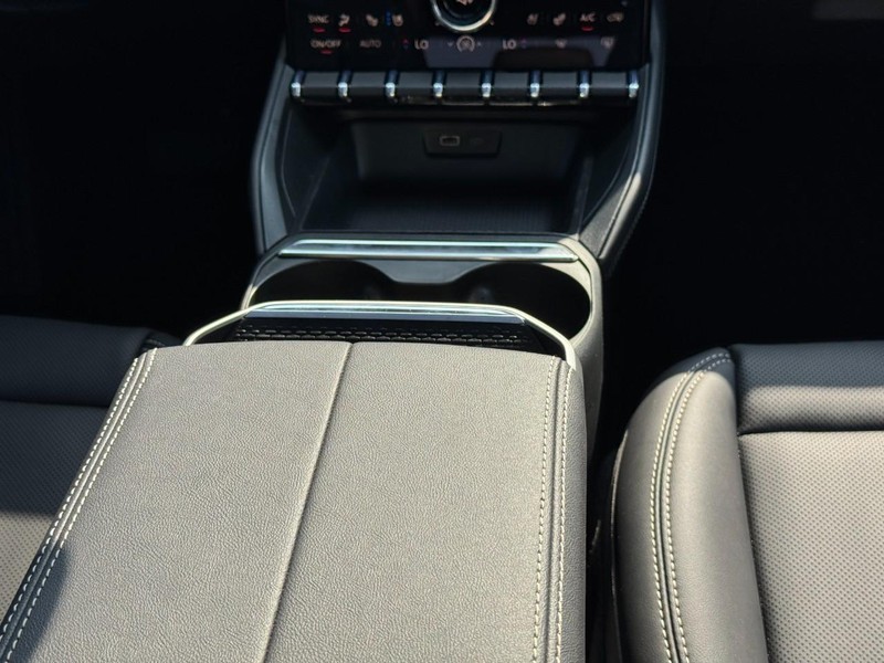 GMC Terrain Vehicle Image 09