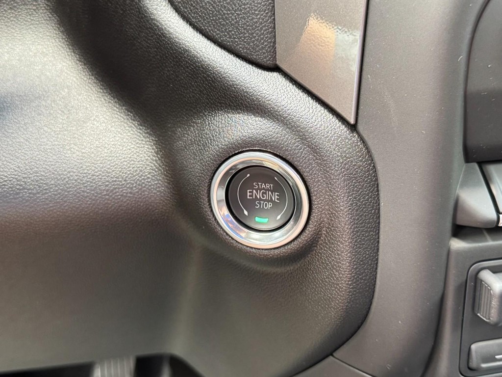 GMC Sierra 3500HD Vehicle Image 12