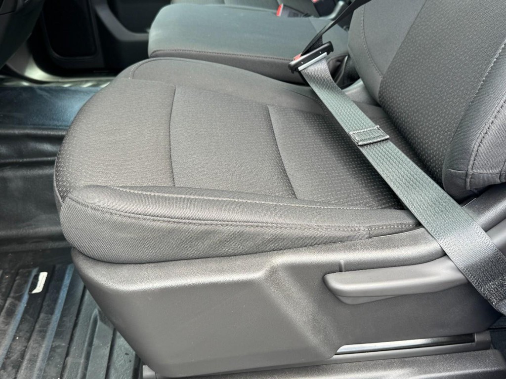 GMC Sierra 3500HD Vehicle Image 15