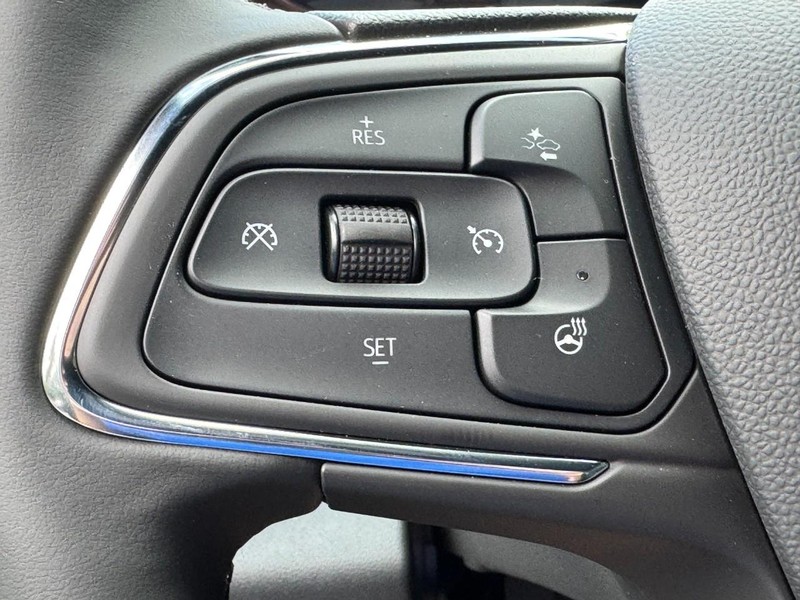Buick Envista Vehicle Image 10