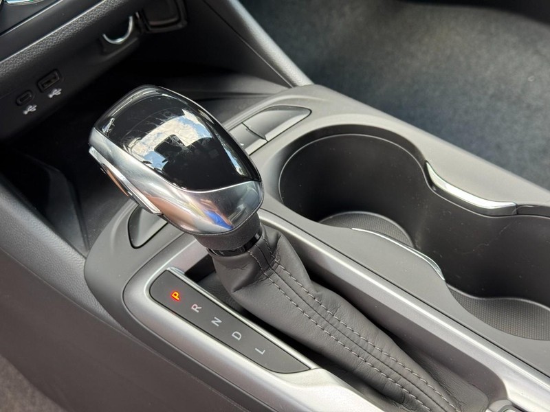Buick Envista Vehicle Image 12