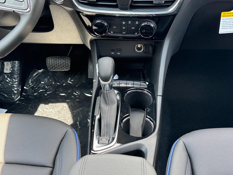 Buick Encore GX Vehicle Image 09