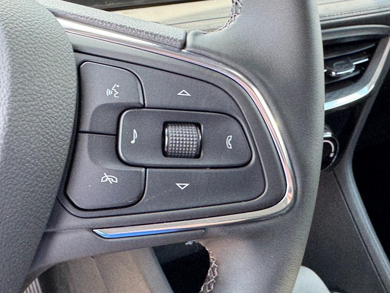 Buick Encore GX Vehicle Image 11
