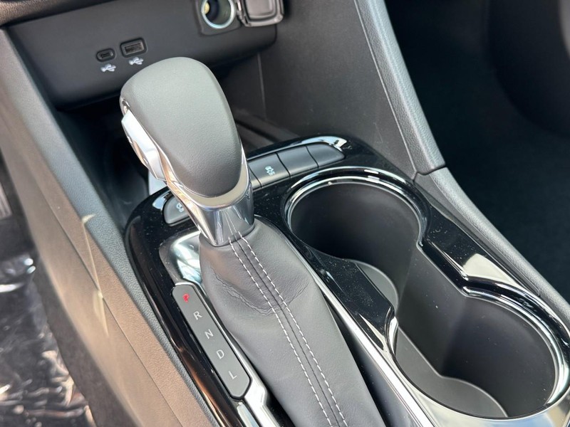 Buick Encore GX Vehicle Image 12