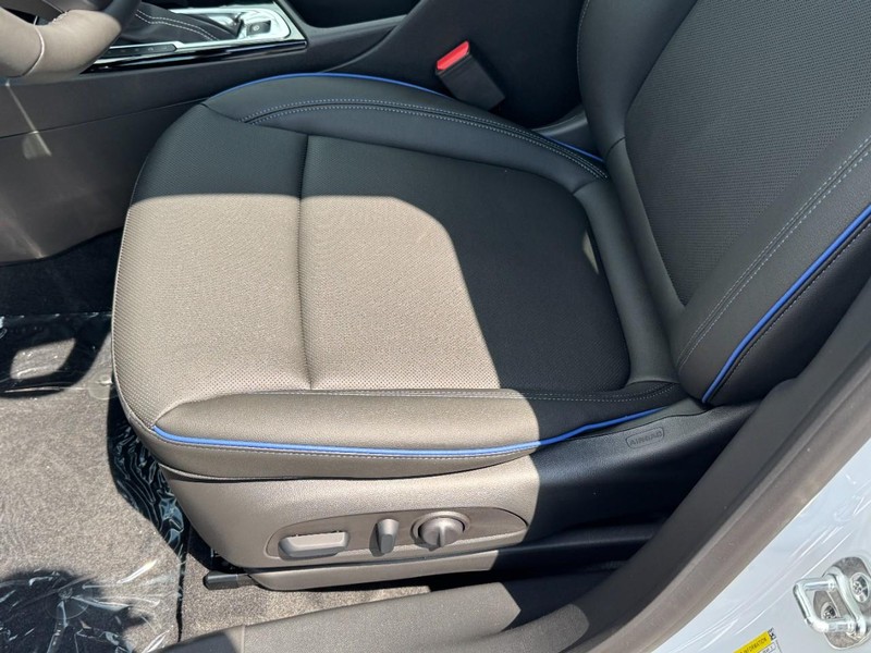 Buick Encore GX Vehicle Image 16