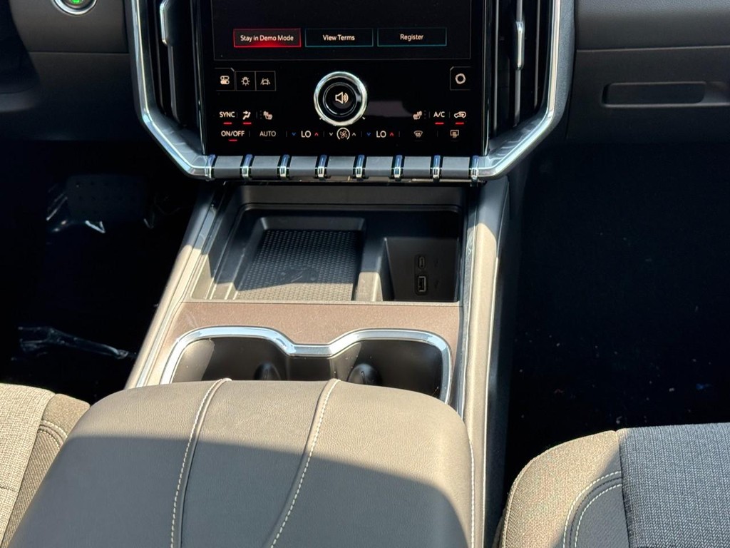 GMC Acadia Vehicle Image 09