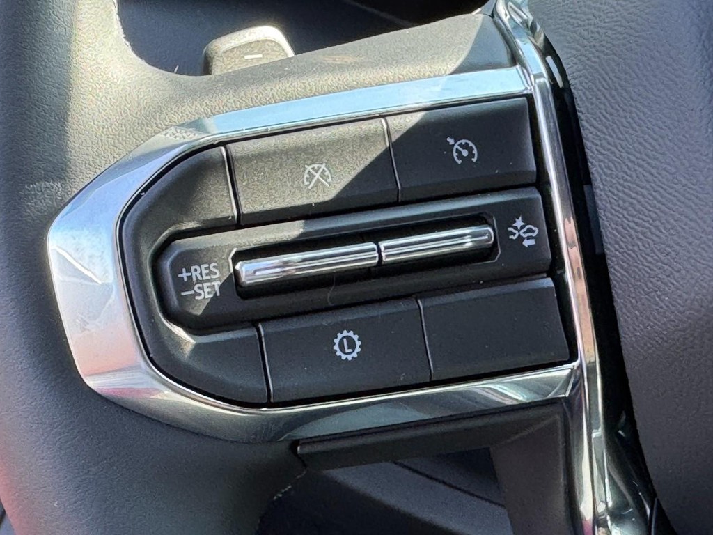 GMC Acadia Vehicle Image 10