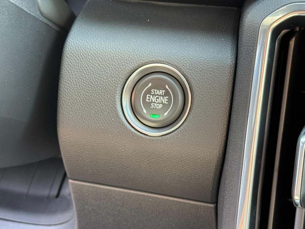 GMC Acadia Vehicle Image 14