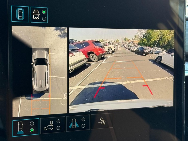 GMC Acadia Vehicle Image 15