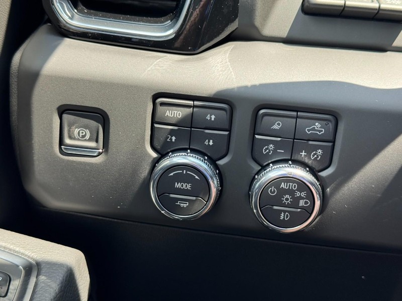 GMC Sierra 1500 Vehicle Image 11