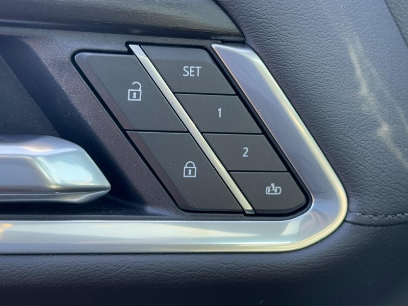 GMC Sierra 1500 Vehicle Image 11