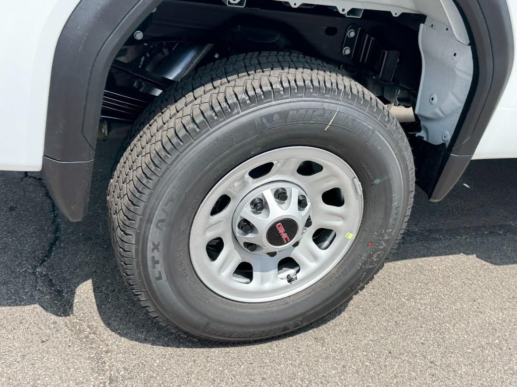 GMC Sierra 3500HD Vehicle Image 04