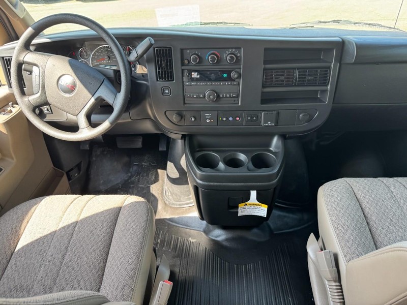 GMC Savana Cargo Van Vehicle Image 08