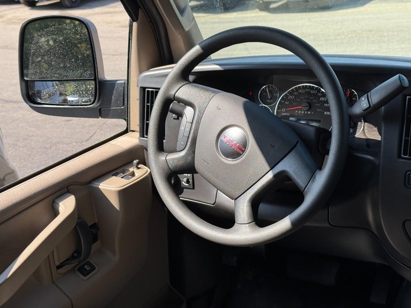 GMC Savana Cargo Van Vehicle Image 09