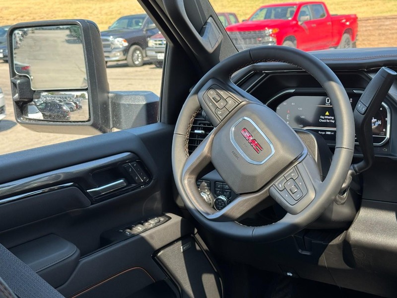 GMC Sierra 2500HD Vehicle Image 08