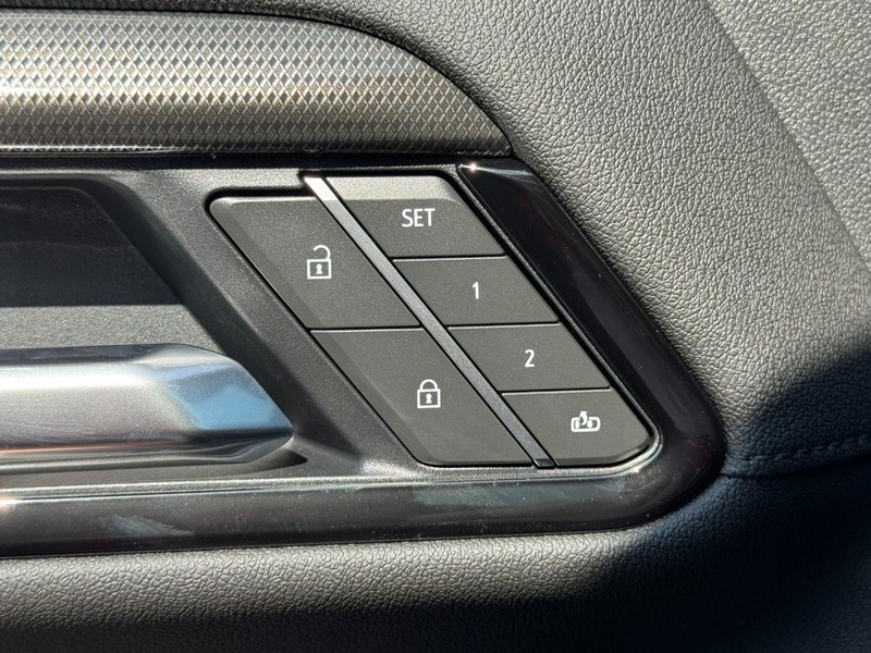 GMC Sierra 2500HD Vehicle Image 11