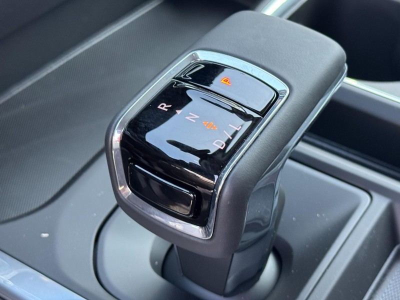 GMC Sierra 1500 Vehicle Image 12