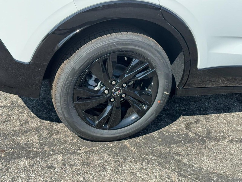 Buick Encore GX Vehicle Image 04