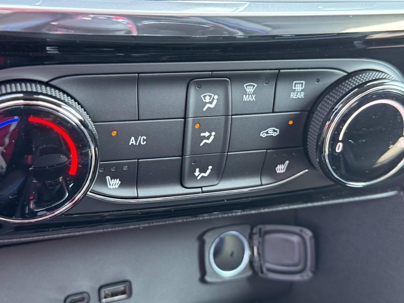 Buick Encore GX Vehicle Image 13