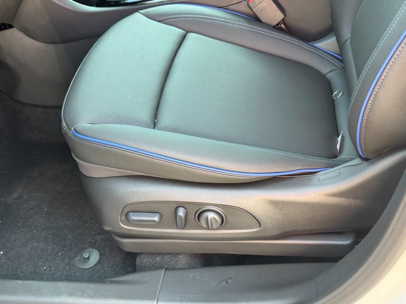 Buick Encore GX Vehicle Image 15