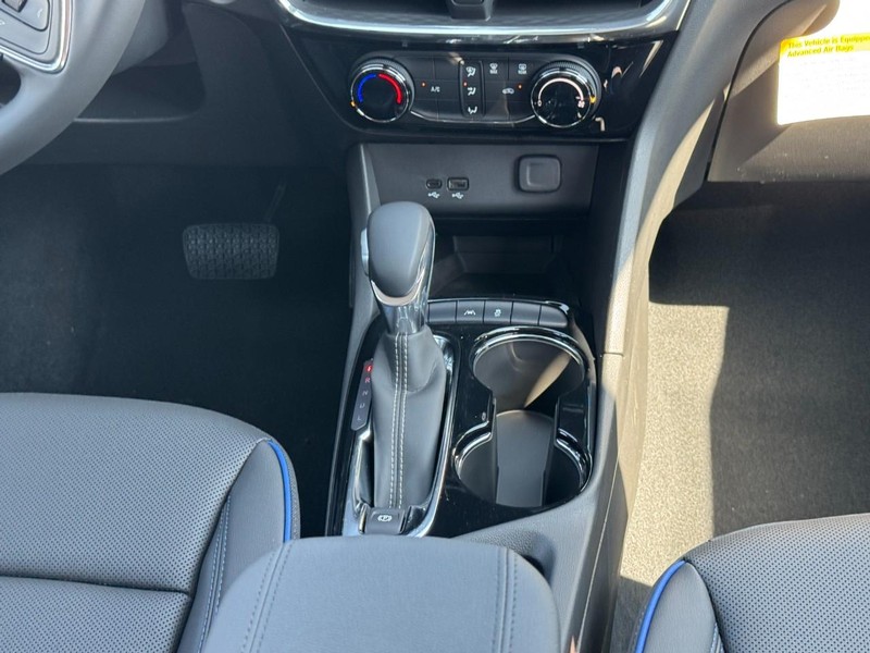 Buick Encore GX Vehicle Image 09