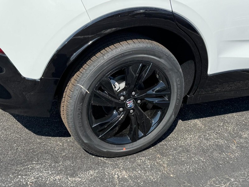 Buick Encore GX Vehicle Image 04