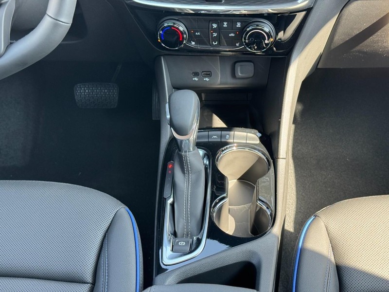 Buick Encore GX Vehicle Image 09