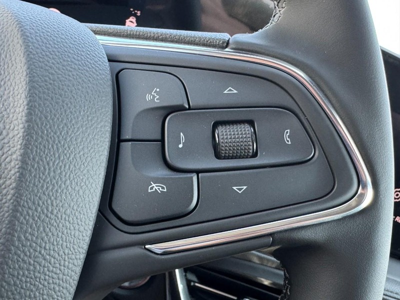 Buick Encore GX Vehicle Image 11