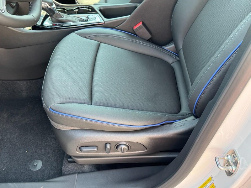 Buick Encore GX Vehicle Image 15