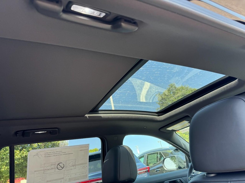 GMC Terrain Vehicle Image 06