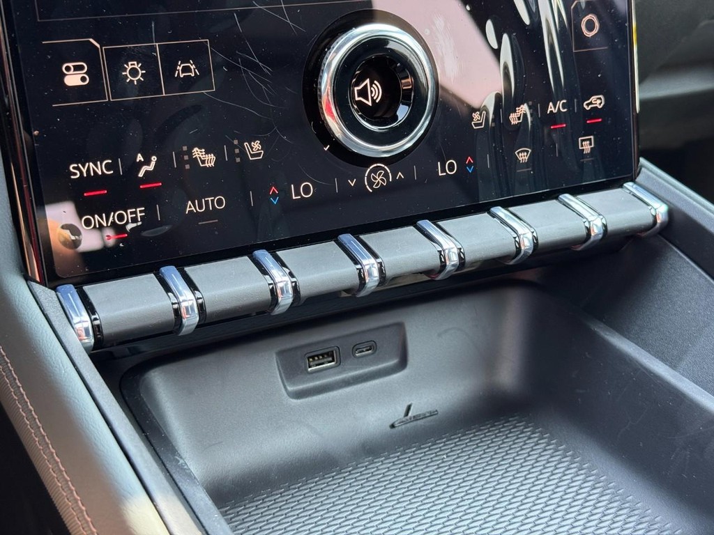 GMC Terrain Vehicle Image 14