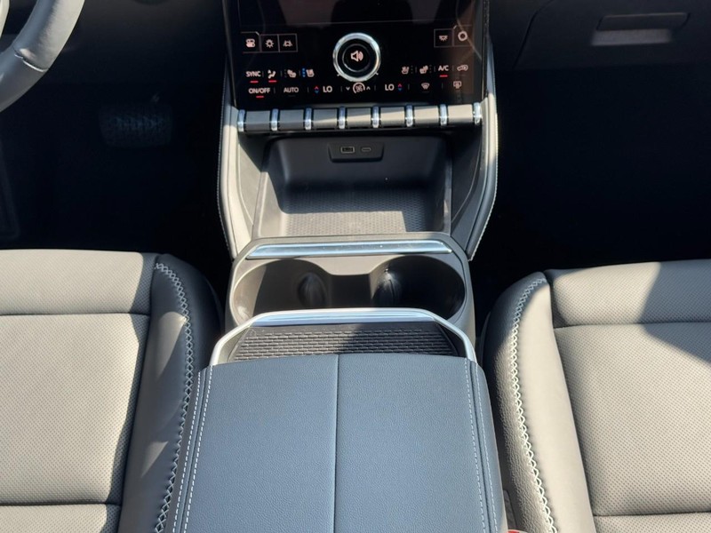 GMC Terrain Vehicle Image 09
