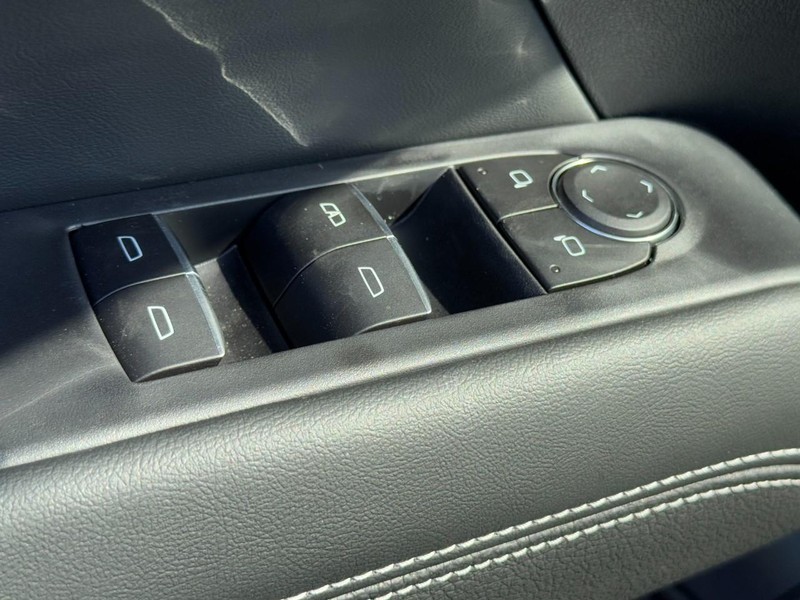 GMC Terrain Vehicle Image 16