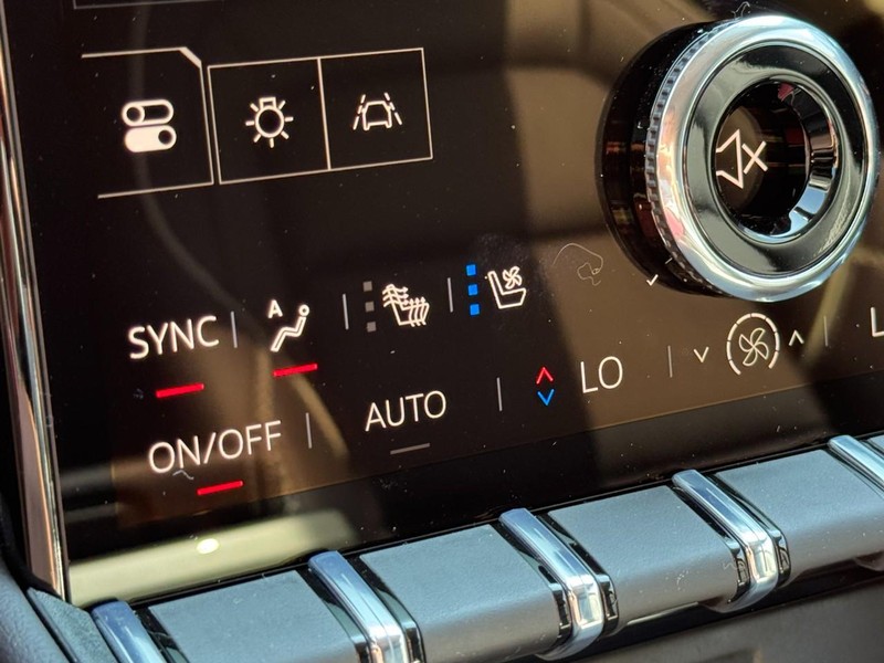 GMC Terrain Vehicle Image 13