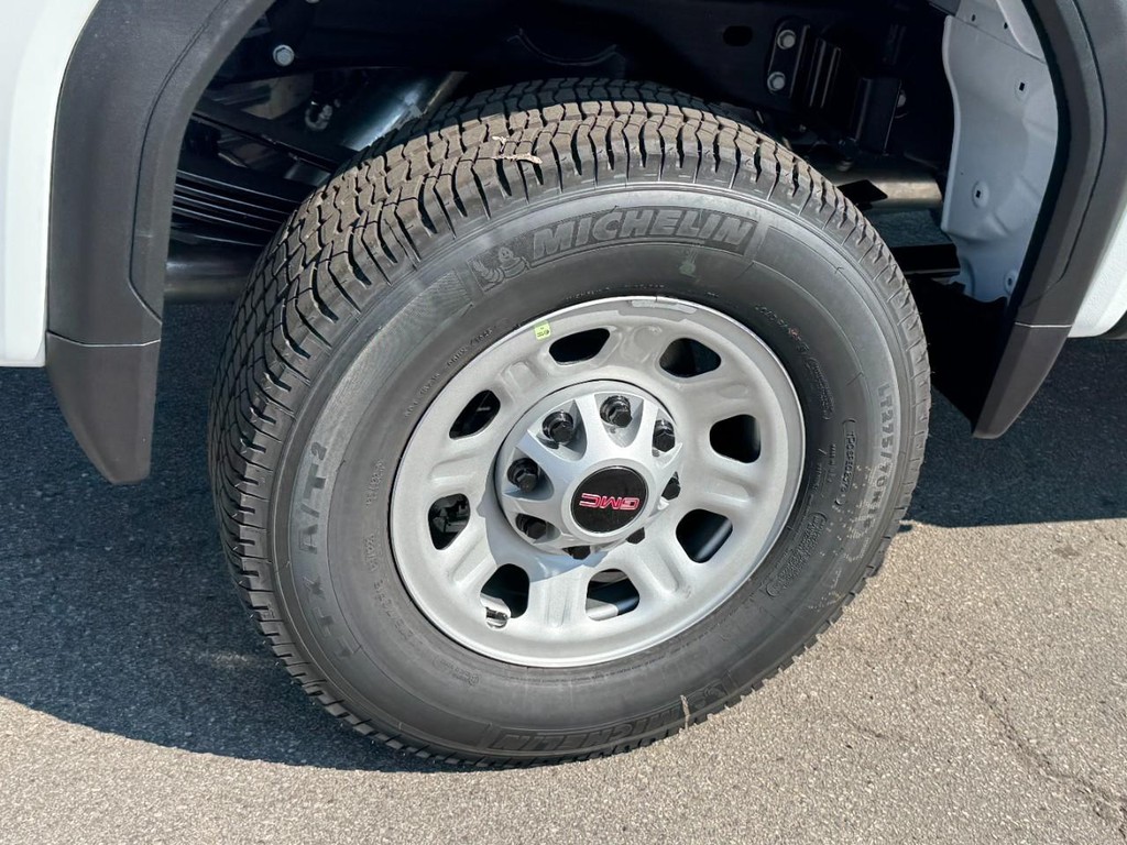 GMC Sierra 2500HD Vehicle Image 04