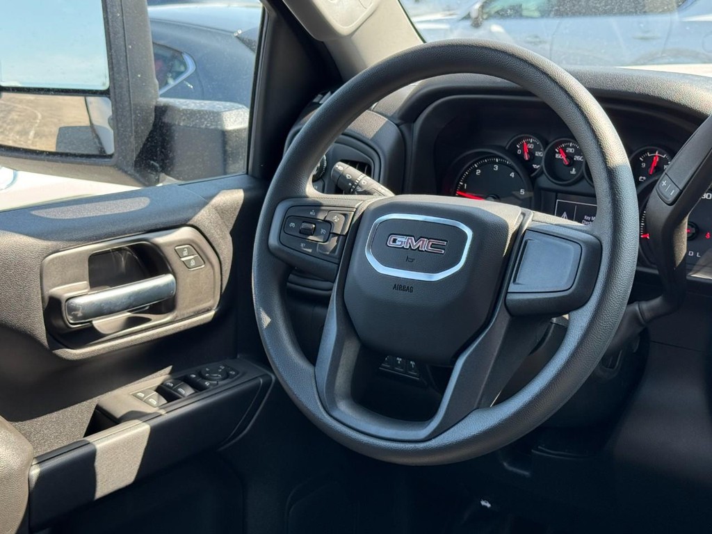 GMC Sierra 2500HD Vehicle Image 07