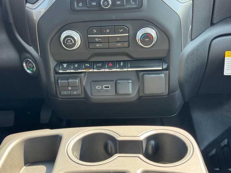 GMC Sierra 2500HD Vehicle Image 09