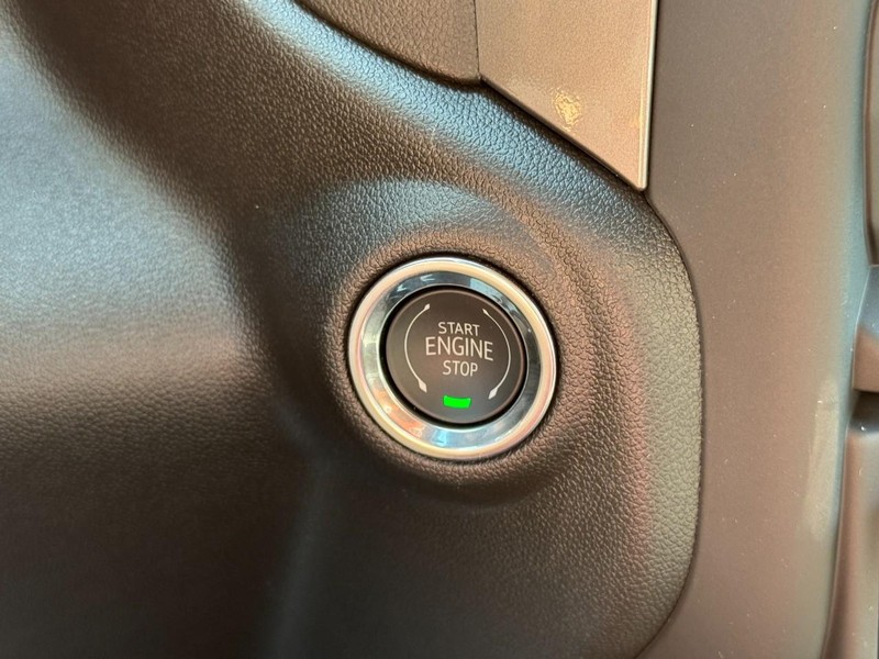 GMC Sierra 2500HD Vehicle Image 12