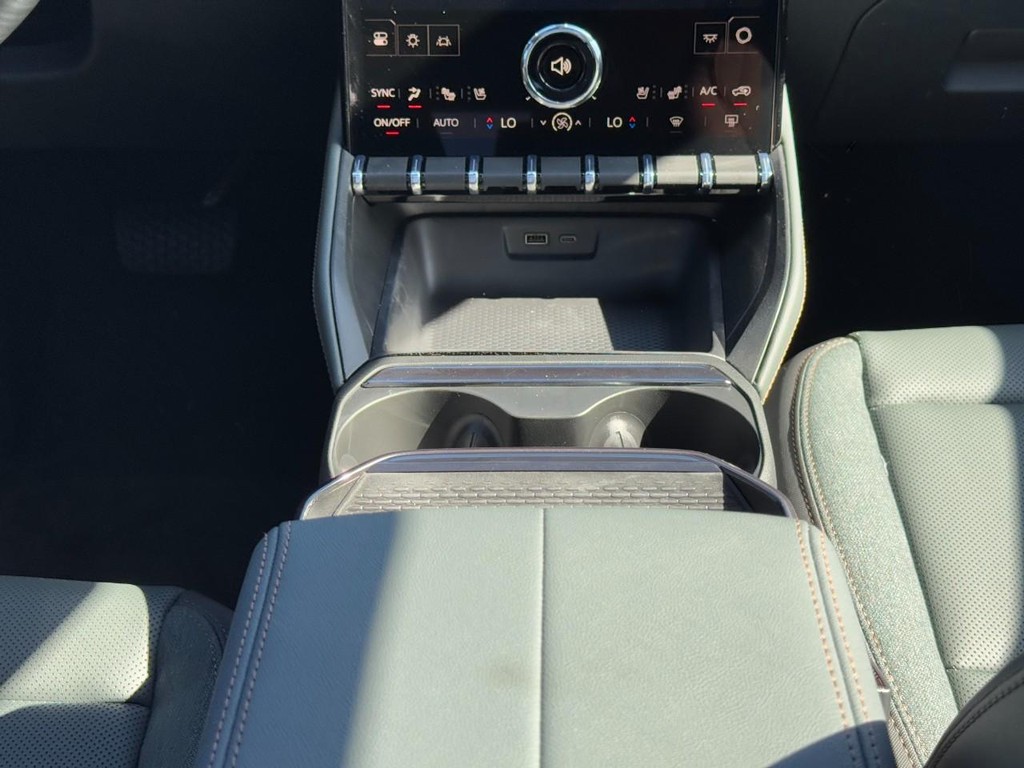 GMC Terrain Vehicle Image 09