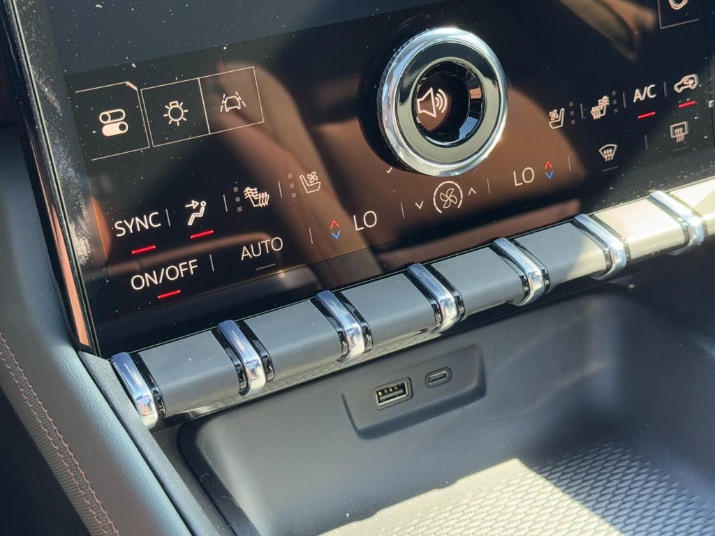 GMC Terrain Vehicle Image 13