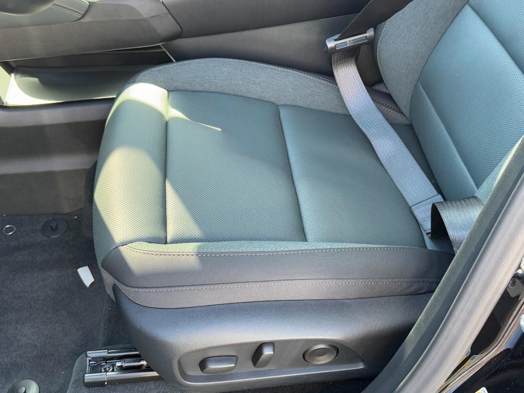 GMC Terrain Vehicle Image 15