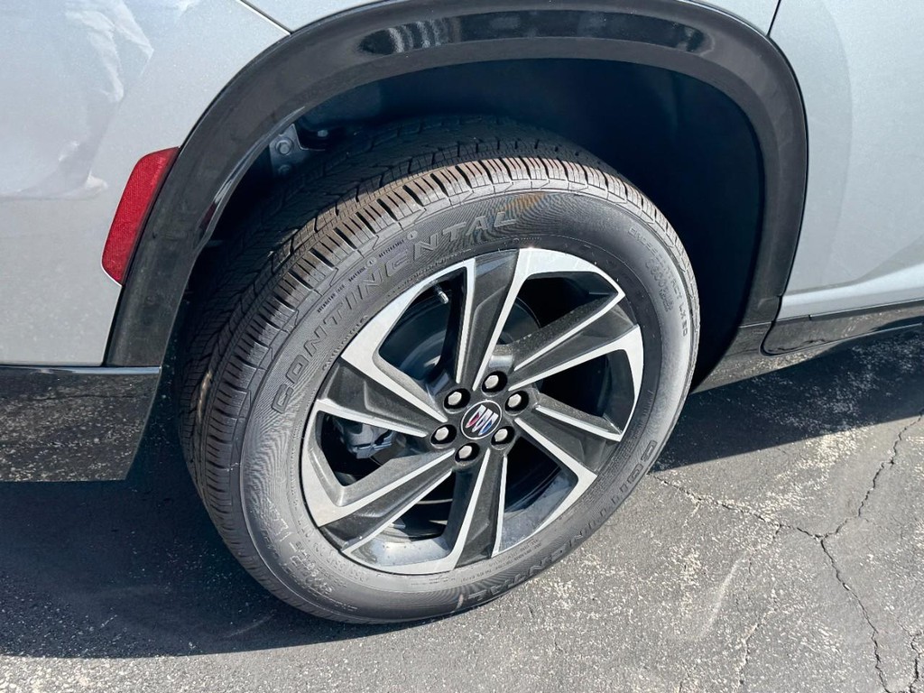 Buick Enclave Vehicle Image 04