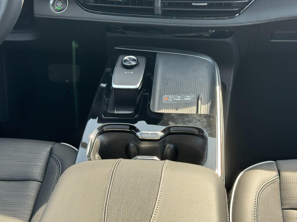 Buick Enclave Vehicle Image 11