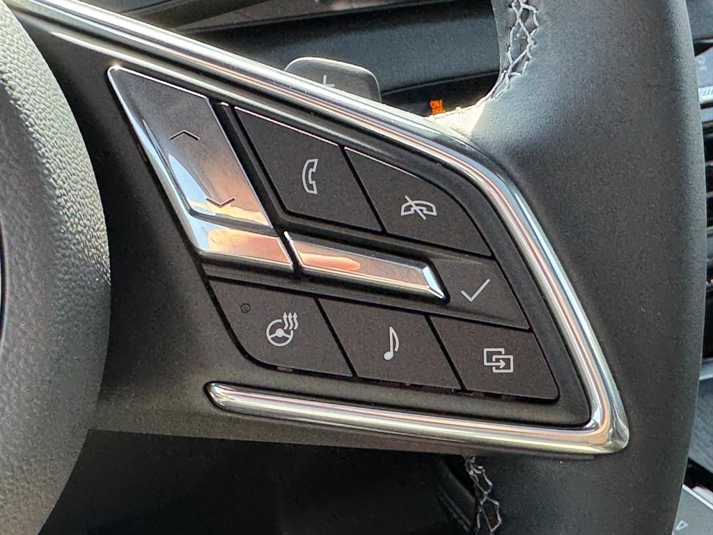 Buick Enclave Vehicle Image 14