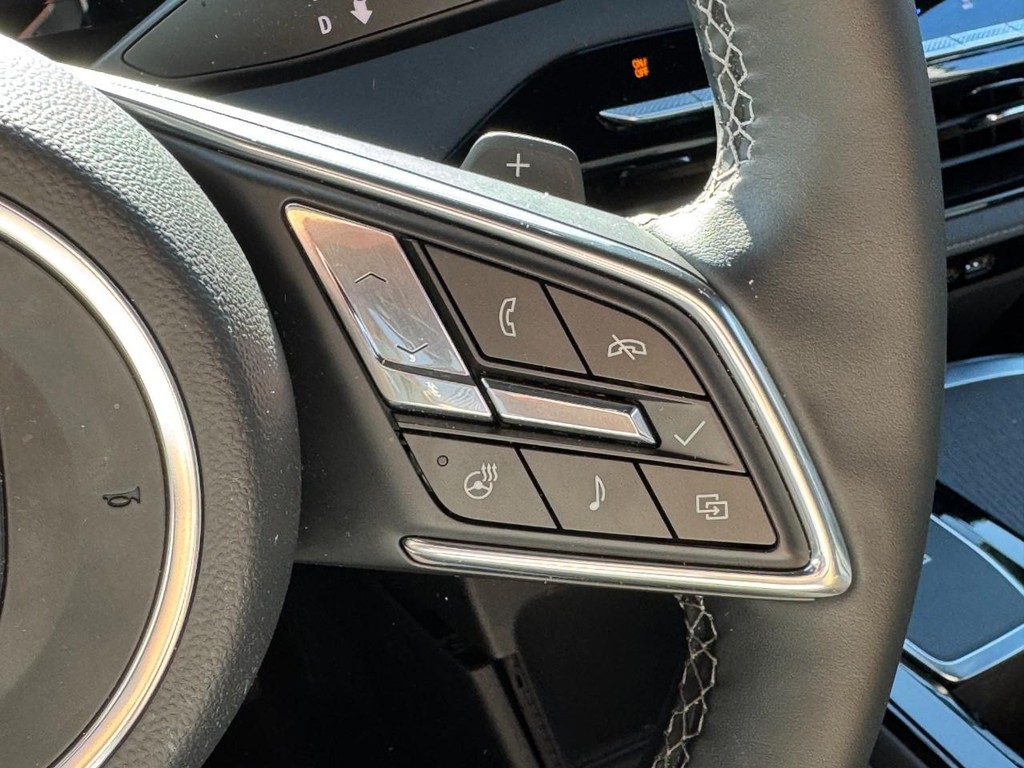 Buick Enclave Vehicle Image 12