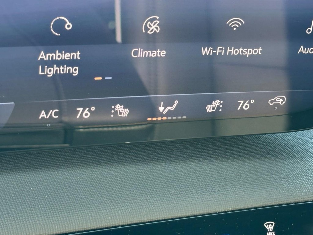 Buick Enclave Vehicle Image 14