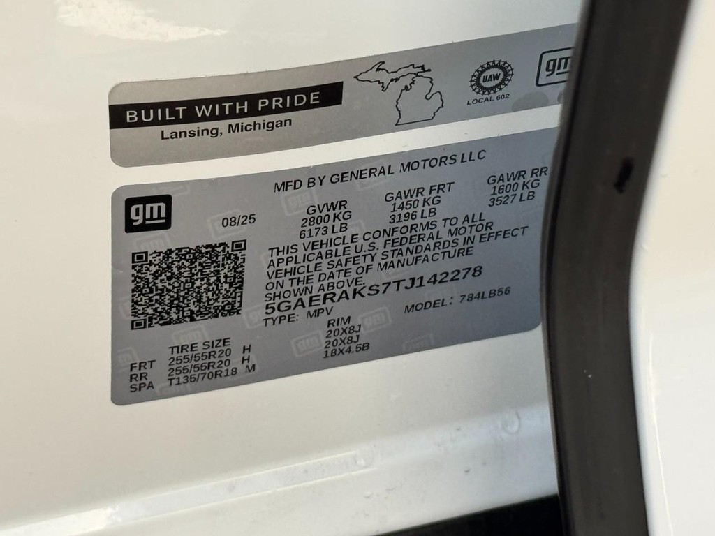 Buick Enclave Vehicle Image 17